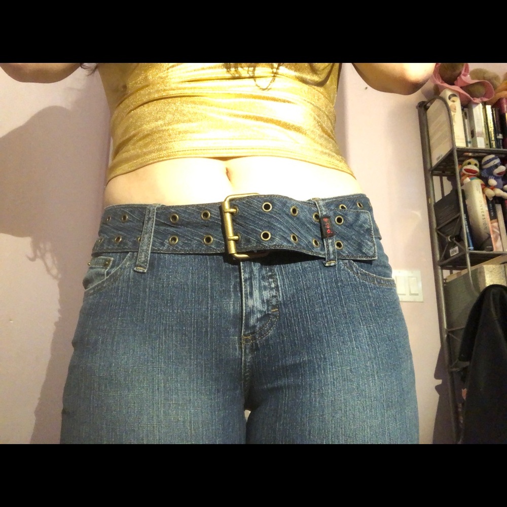Mudd jeans with grommet belt